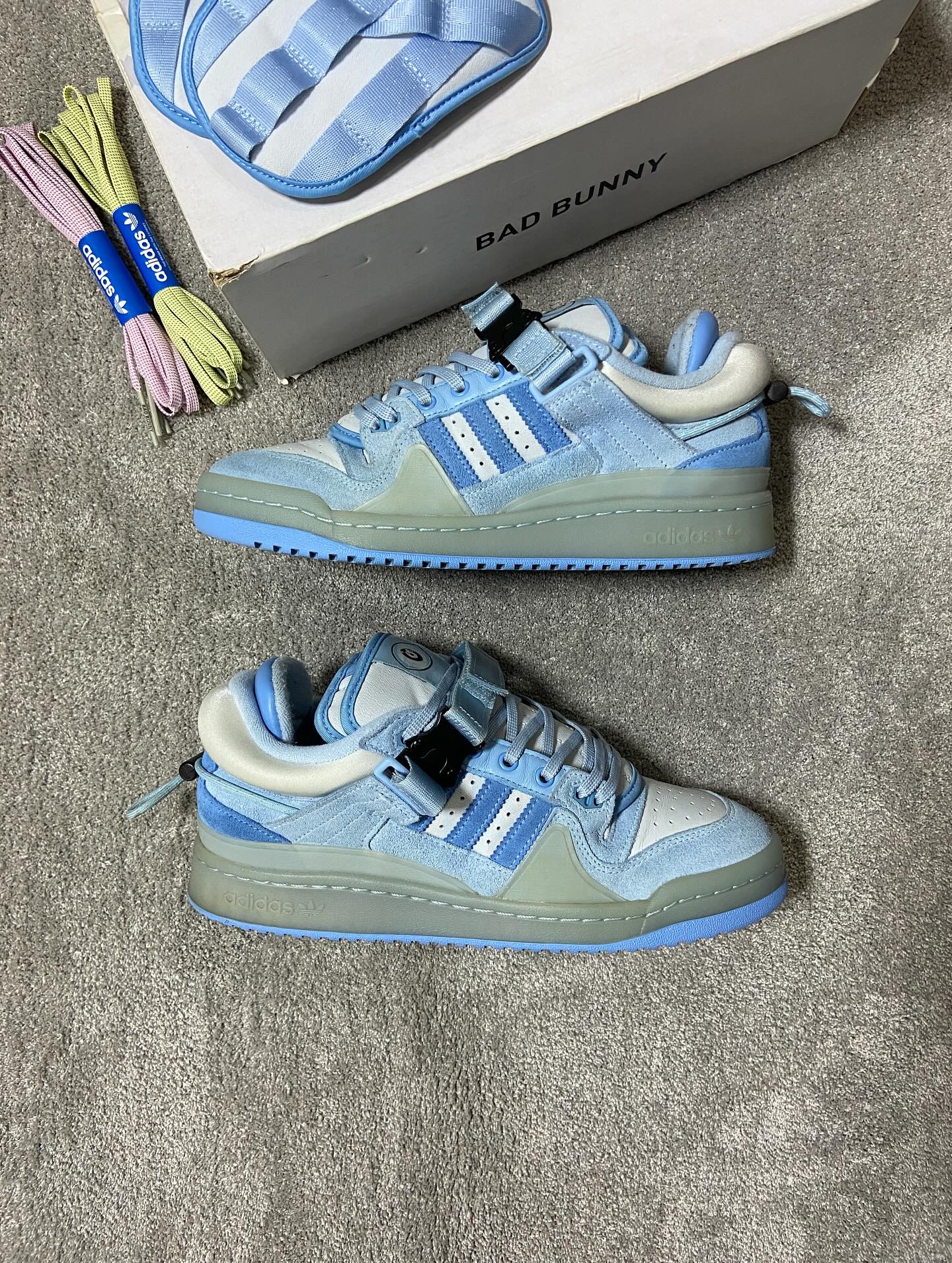 Forum Buckle Low Bad Bunny Blue tint