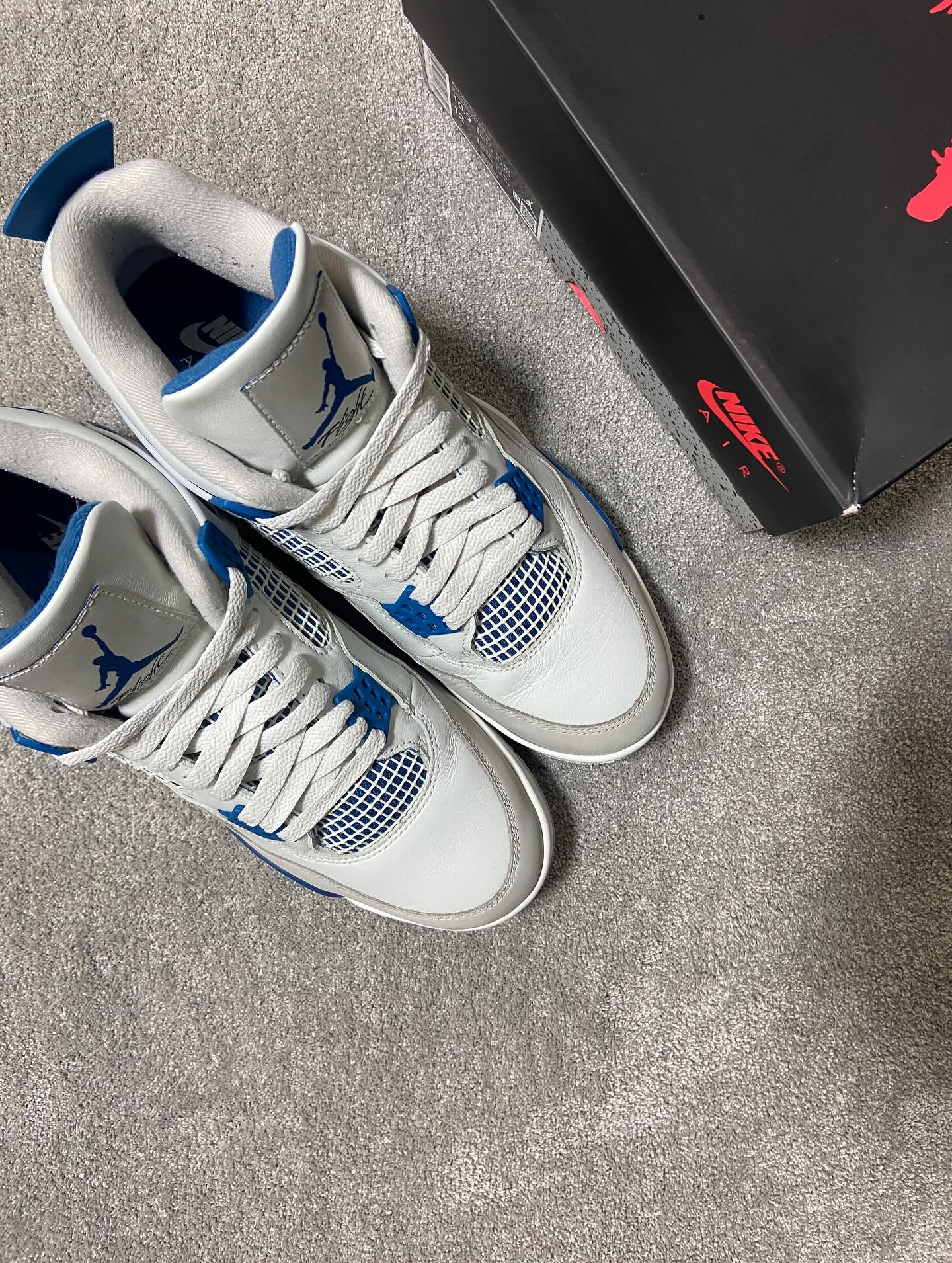 Jordan 4 Industrial Blue