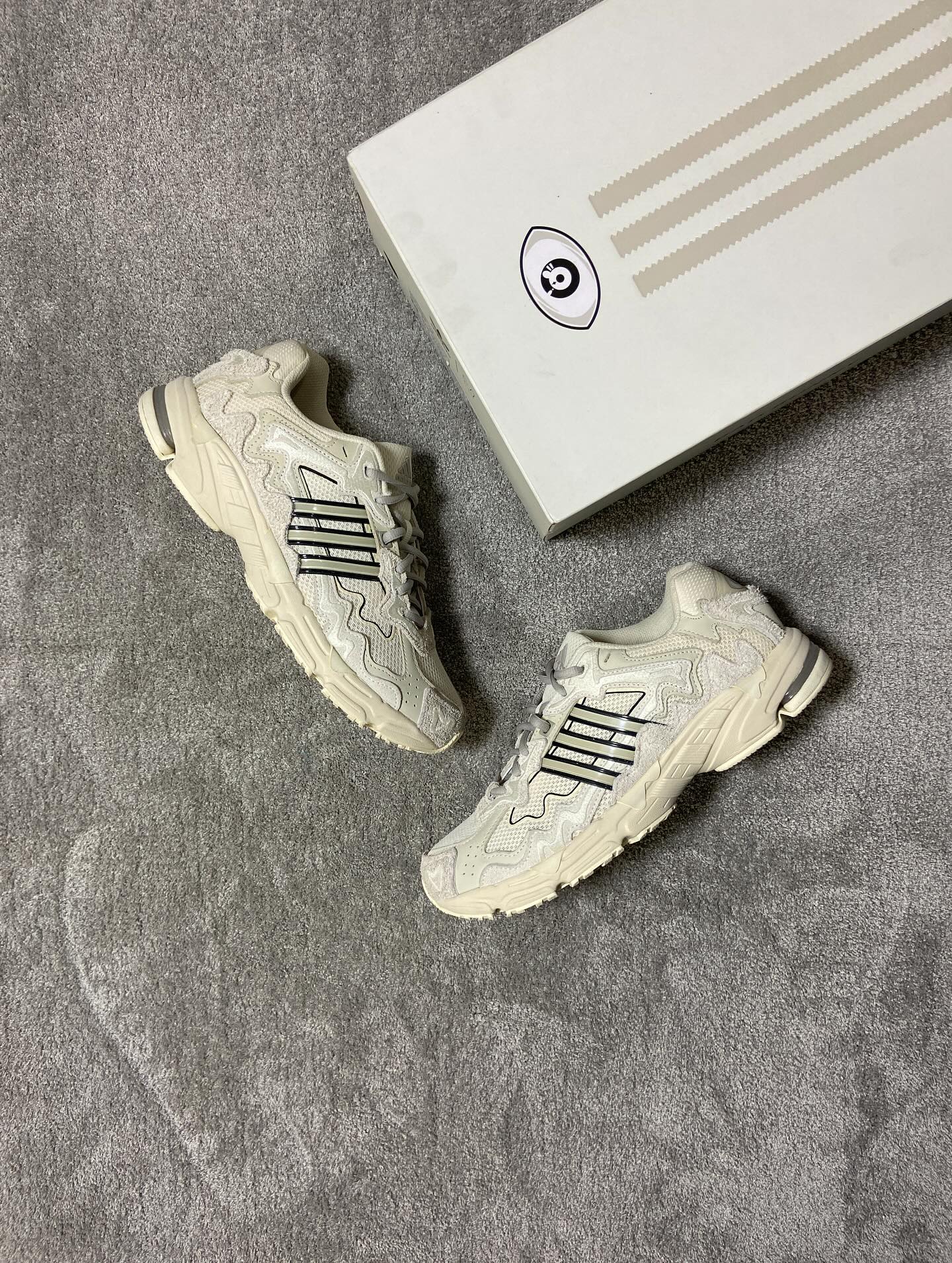 Response CL Bad Bunny Wonder White