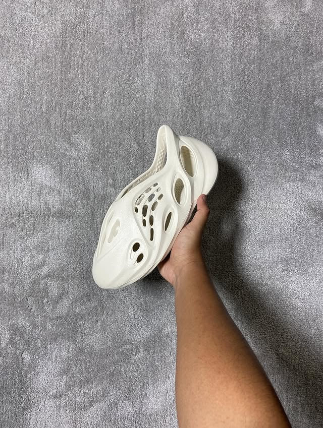 Yeezy Foam RNR Sand