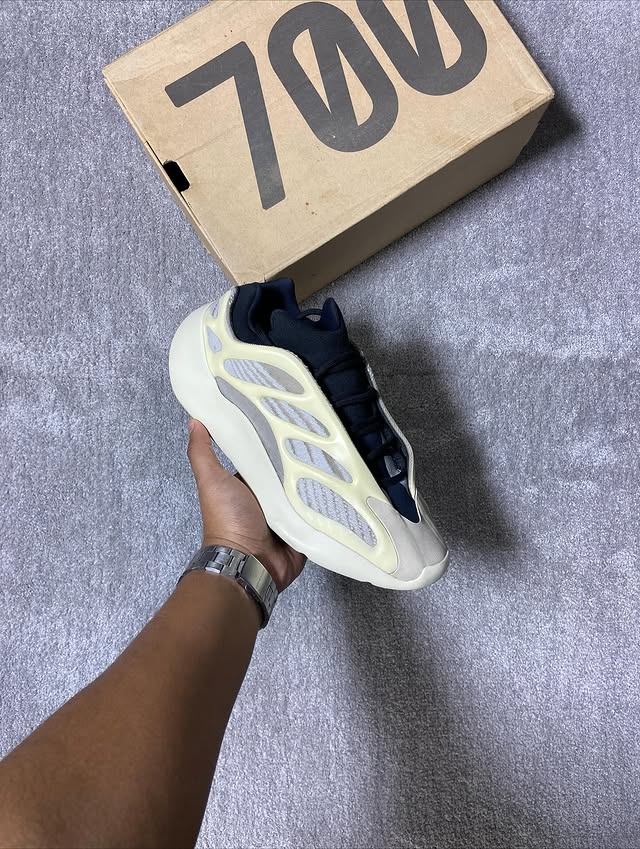 Yeezy 700 V3 Azael