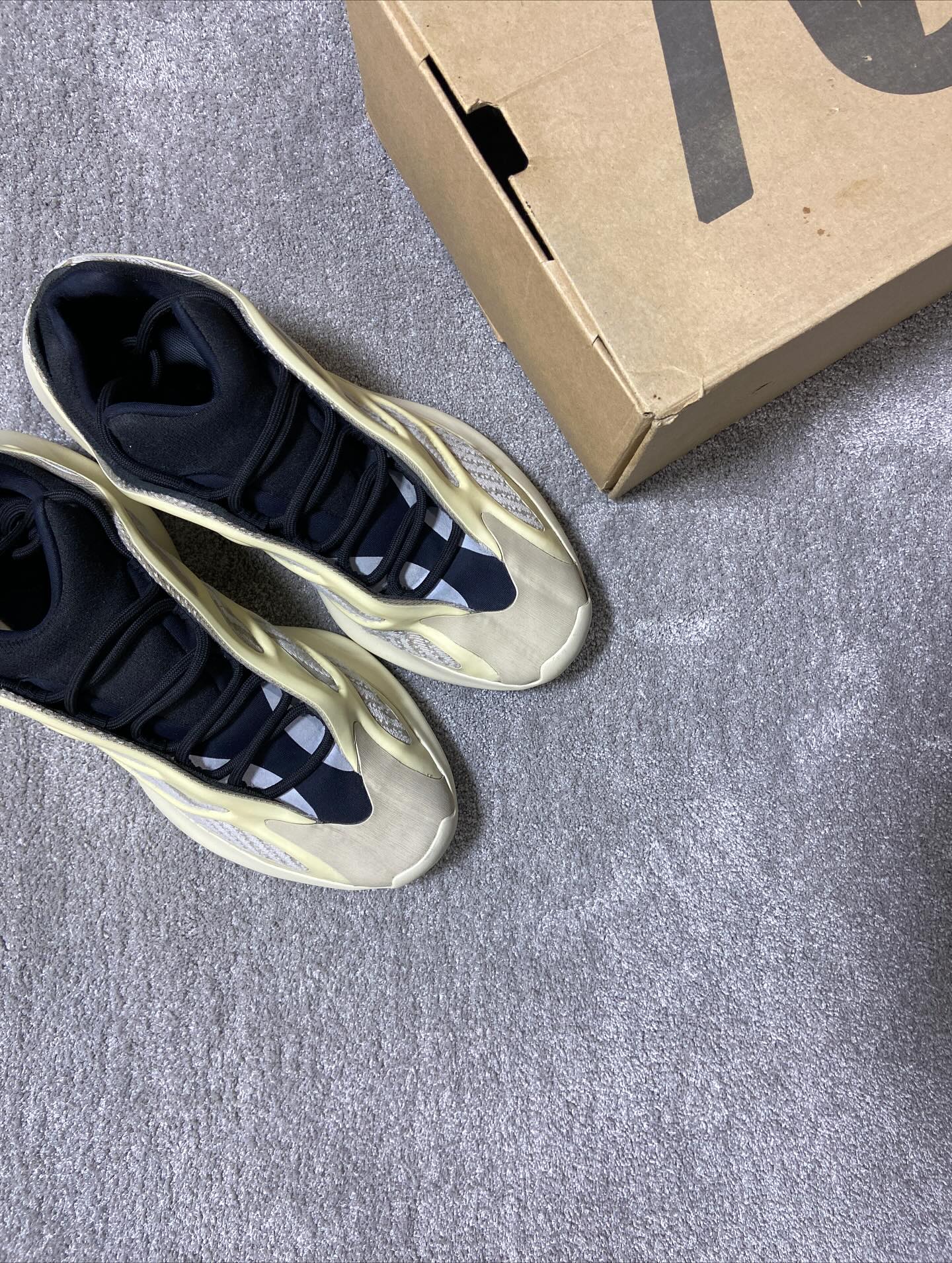 Yeezy 700 V3 Azael