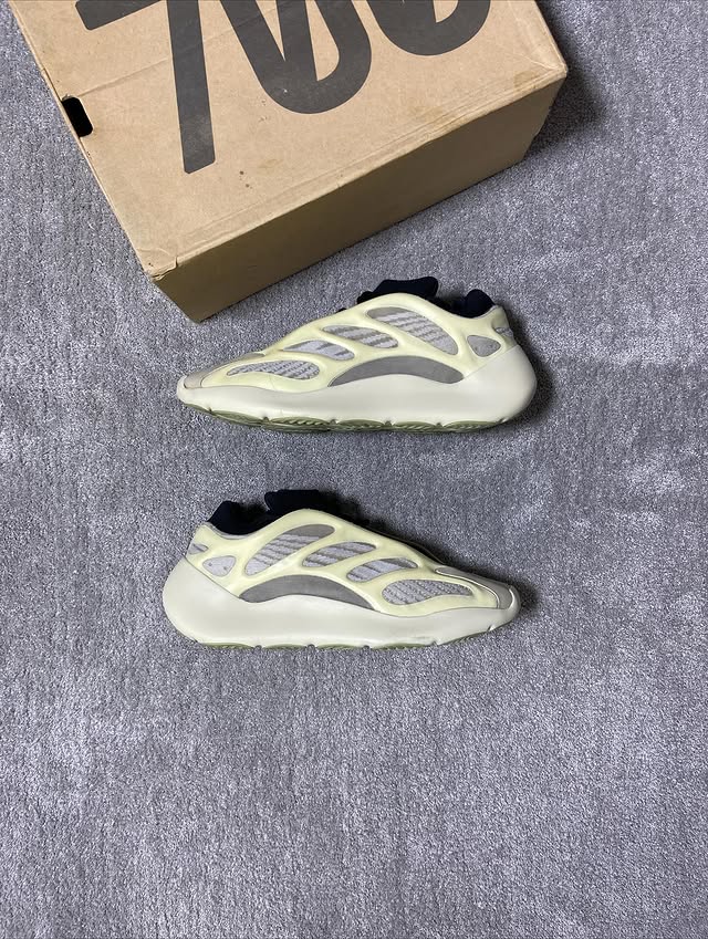 Yeezy 700 V3 Azael