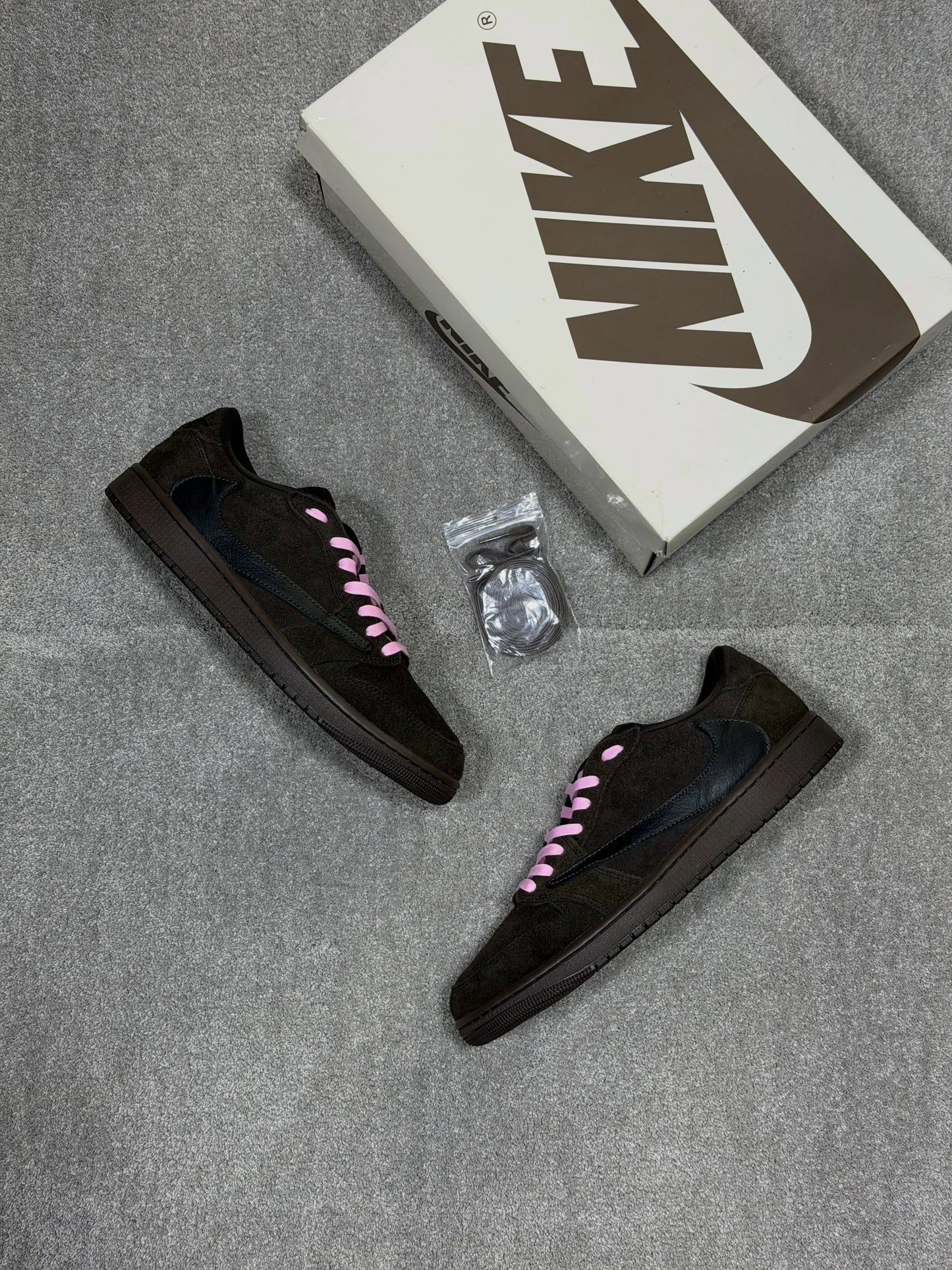 Jordan 1 Low Travis Velvet Brown