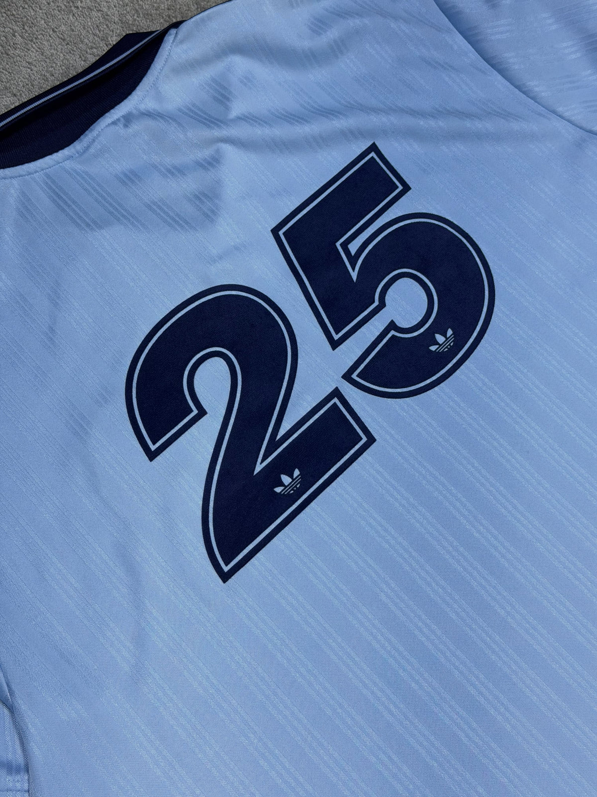 Jersey adidas x Oasis Clear Sky