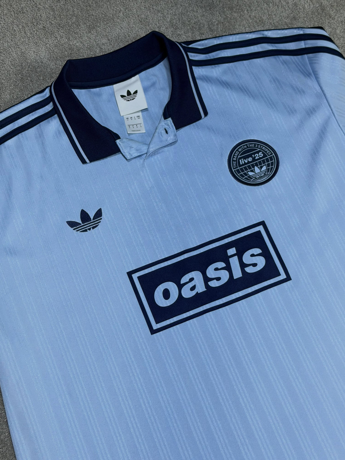 Jersey adidas x Oasis Clear Sky