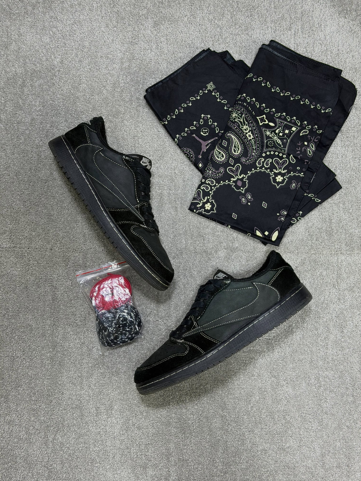 Jordan 1 Low Travis Scott Phantom