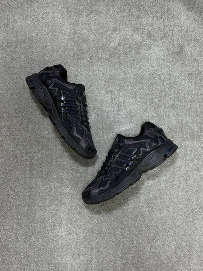 Response Bad Bunny Triple Black