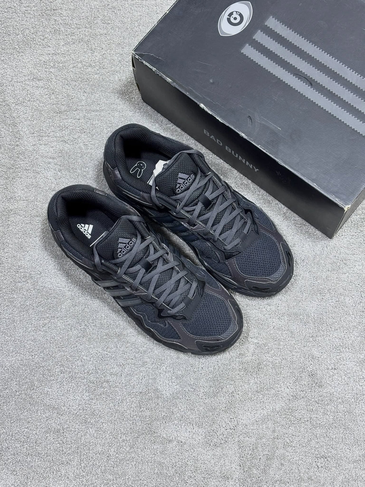 Response Bad Bunny Triple Black