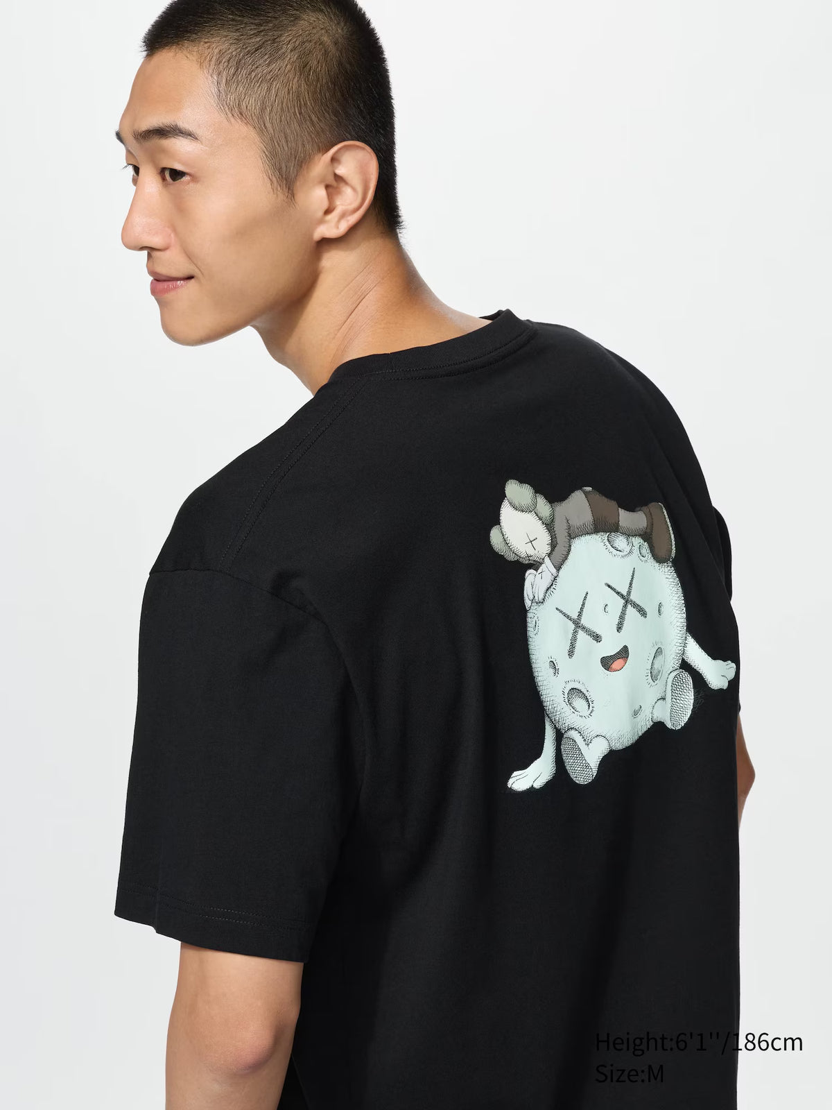 KAWS UNIVERSE UT GRAPHIC T-SHIRT 09 BLACK